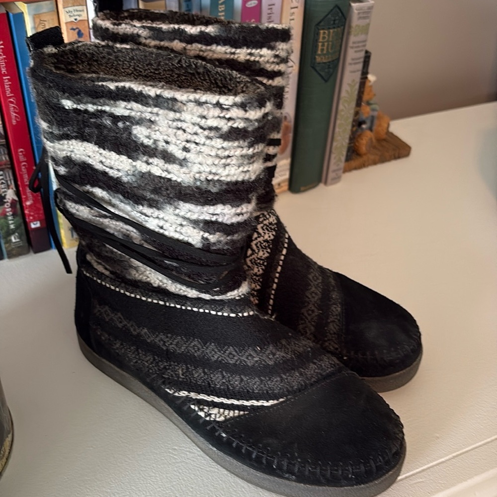 Toms Black Nepal Boots